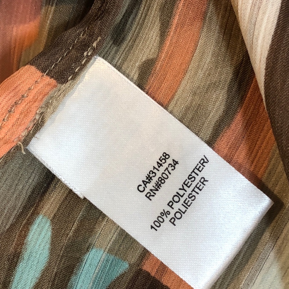 Like New Bcbgeneration Flutter Sleeve Top Size 8 - image 7